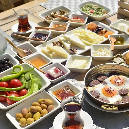 Oda ve Kahvaltı Balim Sultany Çeşme
